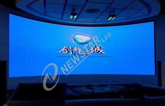 نمایشگر منحنی ال ای دی داخلی 5 میلی متری 3 در 1 Smd3528 جلوه تصویر و ویدیوی زنده